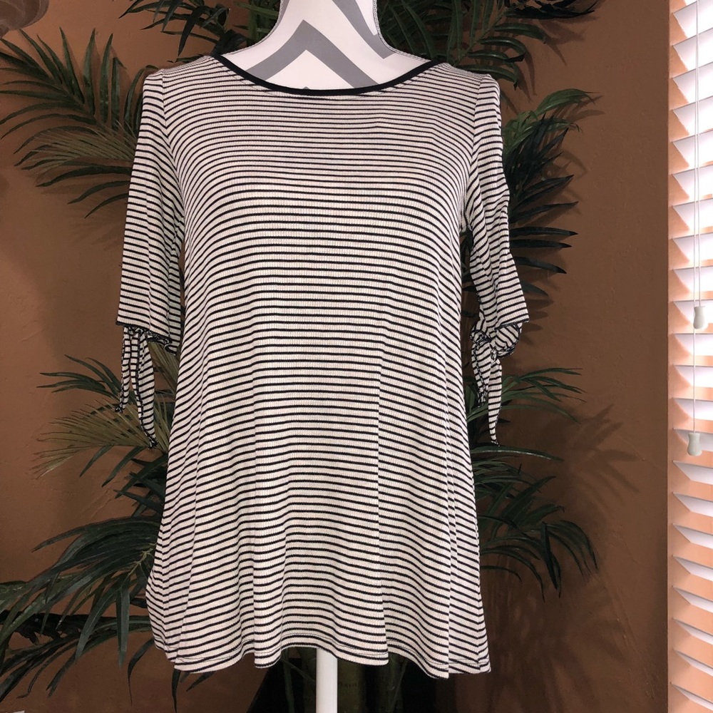 Cold shoulder top